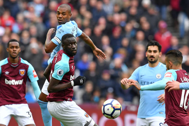 举一个鲜明 举一个鲜明