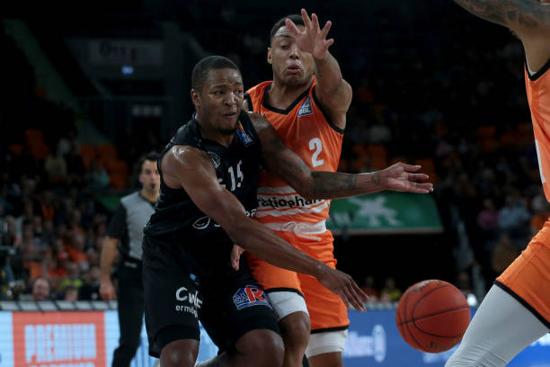 萨伊瓦里在 萨伊瓦里在